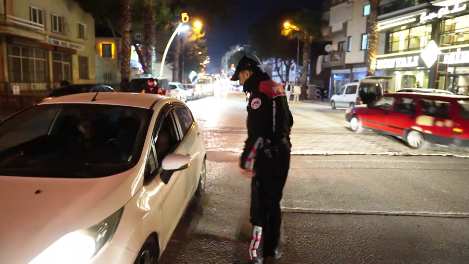2023/01/1672557220_menemen_IlCe_emnIyet_mUdUrlUGU_yenI_yil_personel_buluSmasi.mp4_000232832_-_kopya.png