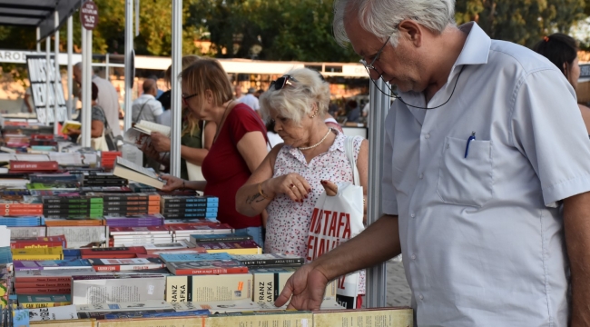 4. EDREMİT KİTAP FUARI SALI GÜNÜ BAŞLIYOR!