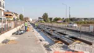 Çiğli Tramvayı'nda ilk raylar döşendi