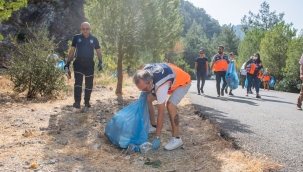Ormanlık bölgelerden torbalarca atık toplandı