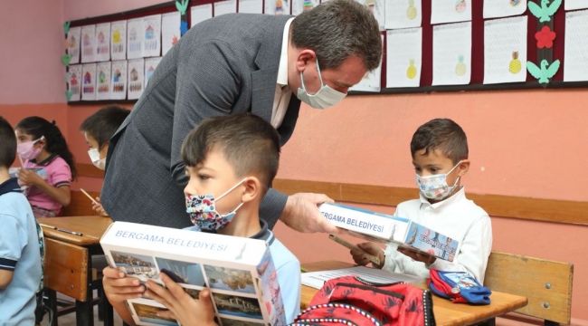 Bergama Belediyesi'nden öğrencilere eğitim seti