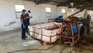 Hayvan damında ürettikleri salçayı vatandaşa yedireceklerdi