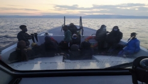 İzmir açıklarında 34 düzensiz göçmen kurtarıldı