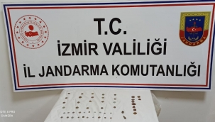 İzmir'de jandarma, 51 parça tarihi eser ele geçirdi