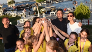 Mini Voleybolcular Aliağa'ya Kupayla Döndü