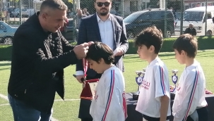 Aliağa'da Cumhuriyet Kupası Sahiplerini Buldu