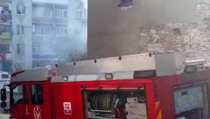 Aliağa'da metruk ev yangını büyümeden söndürüldü