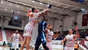 Aliağa Petkim Spor İlk galibiyetini aldı.