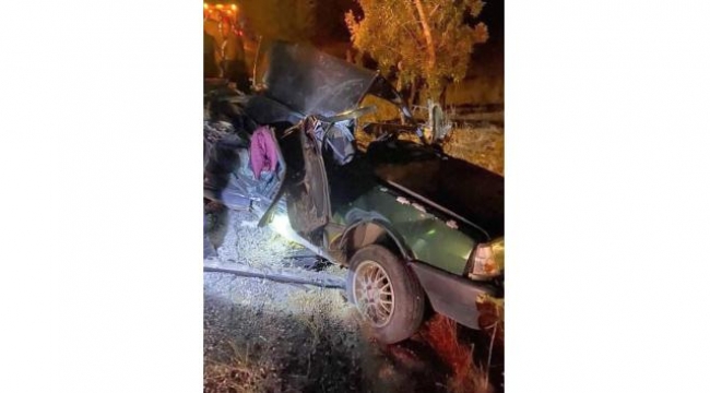 Bergama'da Trafik kazası : 2 kardeş öldü, 1 yaralı