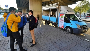 İzmir'deki üniversiteliler güne sıcak çorbayla başlıyor