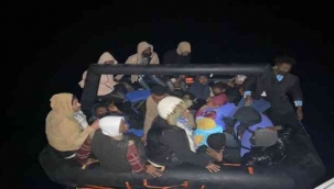 Yunanistan'ın ölüme ittiği 75 göçmen kurtarıldı