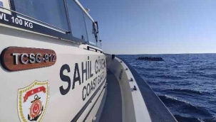 Yunanistan'ın Türk sularına ittiği 89 göçmen kurtarıldı 