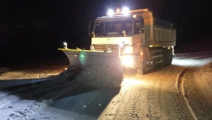Beydağ Belediyesi karla mücadeleye devam ediyor