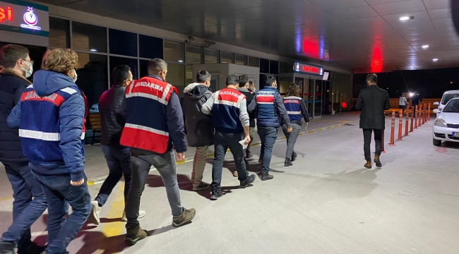 İzmir'de FETÖ'nün askeri kanadına operasyon:140 şüpheliye gözaltı