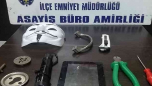 V for Vendetta maskeli hırsızlar, suç üstü yakalandı