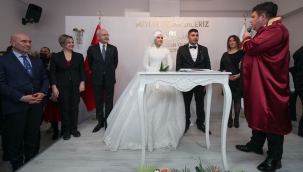 CHP Lideri Kemal Kılıçdaroğlu, Elif Karaman ve Erdoğan Demir Çiftinin Nikah Şahitliğini Yaptı