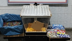 Dernek binasına kumar baskını: Suçüstü yakalandılar