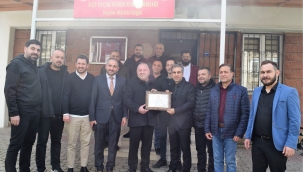 Esnaf Odası Başkan Berk , mazbatasını aldı