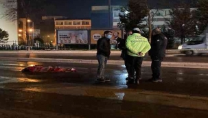 Yolun karşısına geçerken otomobilin çarptığı adam hayatını kaybetti