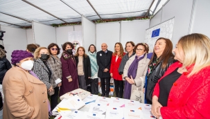 Soyer: "İzmir Büyükşehir Belediyesi evine ekmek götürmek isteyen her kadının yardımcısıdır"