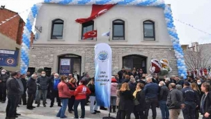 Urla Esnaf ve Sanatkârlar Odası yeni hizmet binası hizmete girdi.