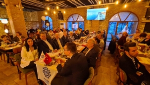 Aliağa'da Memleket Partisi  iftar yemeği verdi