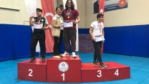 Aliağalı Ata'nın Bileği Bükülmüyor! 