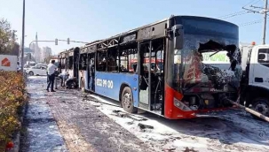 Belediye otobüsü alevlere teslim oldu