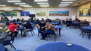 İzmir'deki 'Kolpaçino' kumarhanesine yine baskın