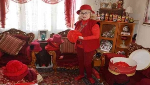 İzmir'in kırmızılı kadını 