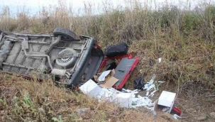 Ödemiş'te minibüs devrildi: 11 yaralı