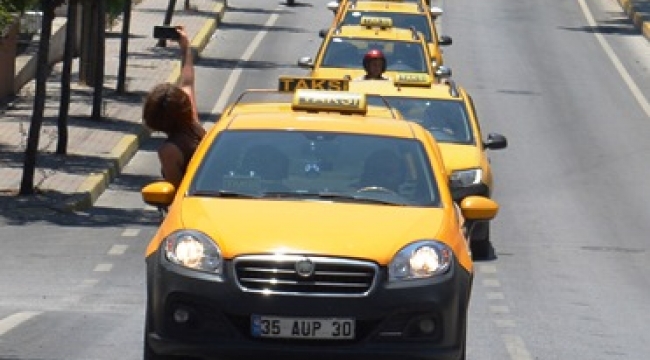 Aliağa'da taksicilerden akaryakıt zamlarına protesto! 