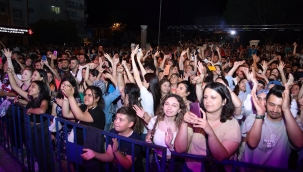 Bergama Melek Mosso ile coştu