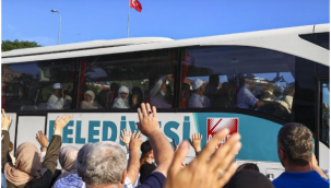 İlk hac kafilesi dualarla uğurlandı