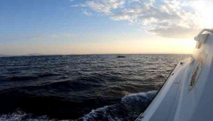 İzmir açıklarında 13 düzensiz göçmen kurtarıldı