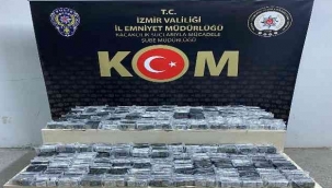 İzmir'de 990 gümrük kaçağı cep telefonu ele geçirildi