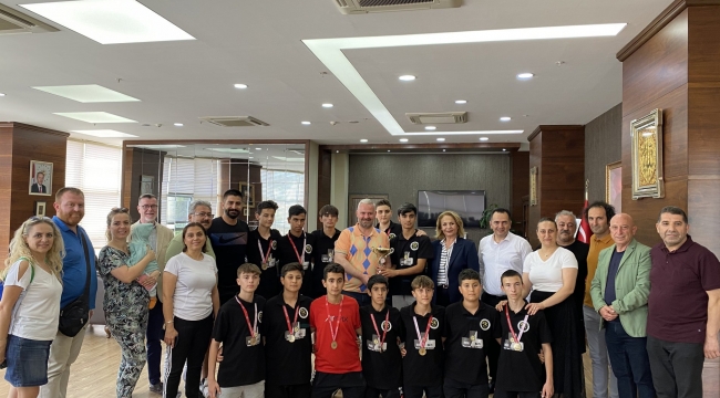 Şehit Kemal Ortaokulu Türkiye Futsal Şampiyonu Oldu