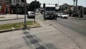 Tır, kırmızı ışıkta bekleyen otomobile arkadan çarptı: 2 yaralı