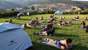 Yoga festivali Bornova Macera Parkı'nda başladı