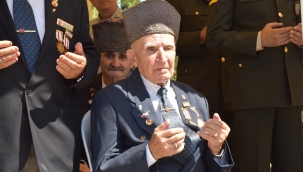 15 TEMMUZ ŞEHİTLERİ MENEMEN'DE DUALARLA ANILDI