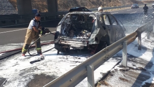 Aliağa 'da gurbetçi ailenin otomobili yandı