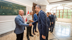 Başkan Soyer Valilik'teki bayramlaşma törenine katıldı
