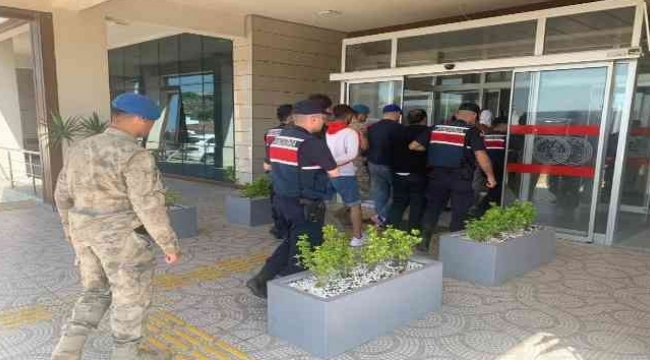 İzmir'de yakalama kararı olan 17 suçluya operasyon