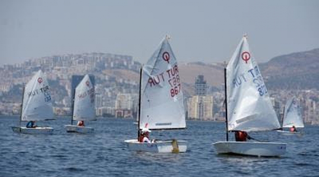 İzmir Körfez Festivali'nin ikinci gününde renkli görüntüler