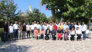 AK Parti Aliağa İlçe Teşkilatında Görev Dağılımı Yapıldı