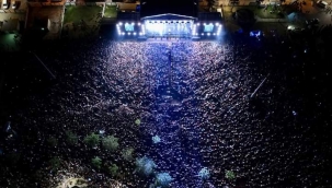 Aliağa 'da muhteşem konser