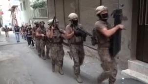 İZMİR'DE TEFECİLİK OPERASYONUNDA : 17 GÖZALTI