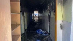 Kaçmak isteyen göçmenler, kaldıkları odayı ateşe verdi