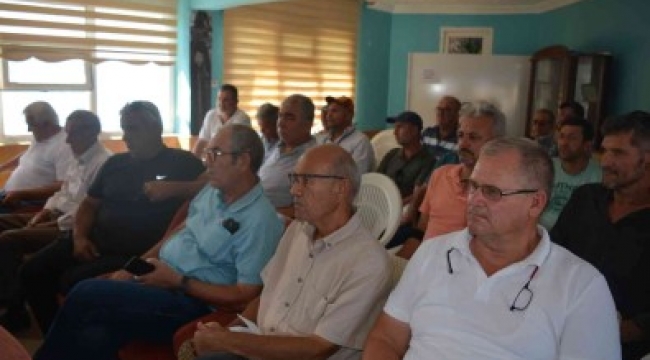 Aliağa'da av yasağının kalkmasının ardından balıkçılar bilgilendirildi