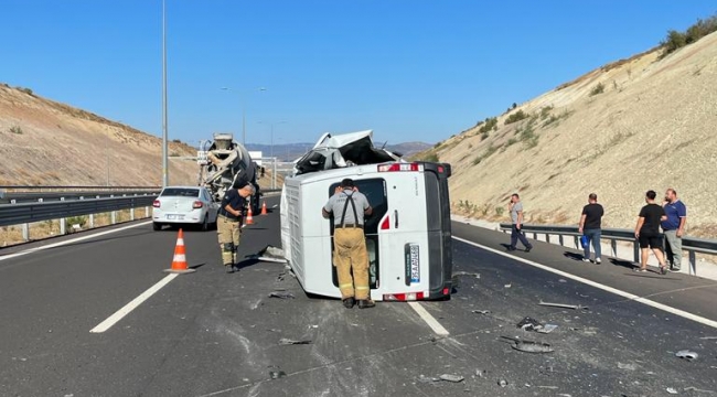 Aliağa Kuzey Ege Otoyolunda Trafik Kazası:1 Yaralı